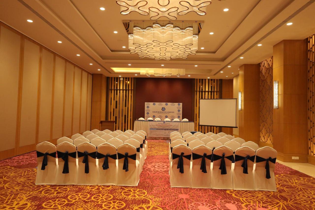 The Imperial Palace Rajkot Buitenkant foto