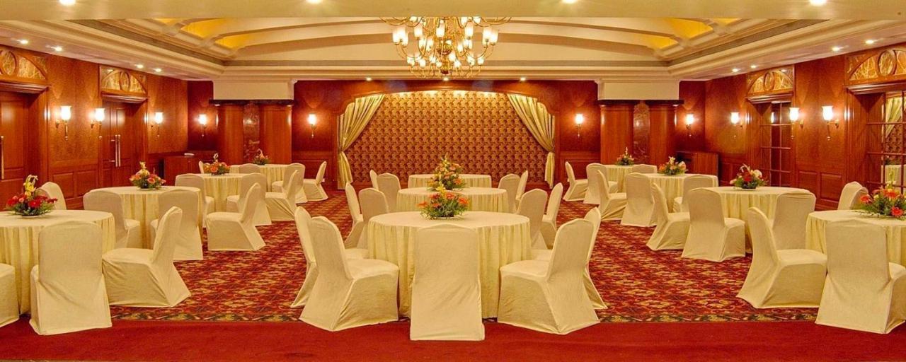 The Imperial Palace Rajkot Buitenkant foto