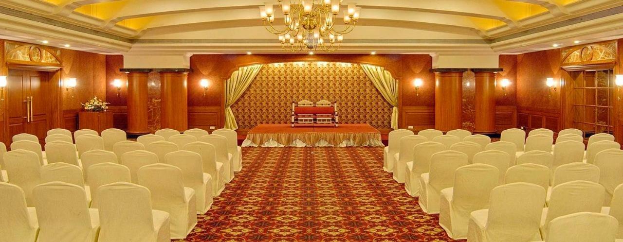 The Imperial Palace Rajkot Buitenkant foto